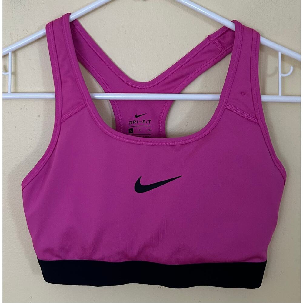 Nike women’s pink/black padded sports bra size small  gym workout